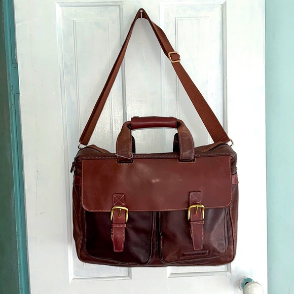 L.L. Bean Handbags - Vintage LL Bean Brown Leather travel messenger bag men’s or women’s